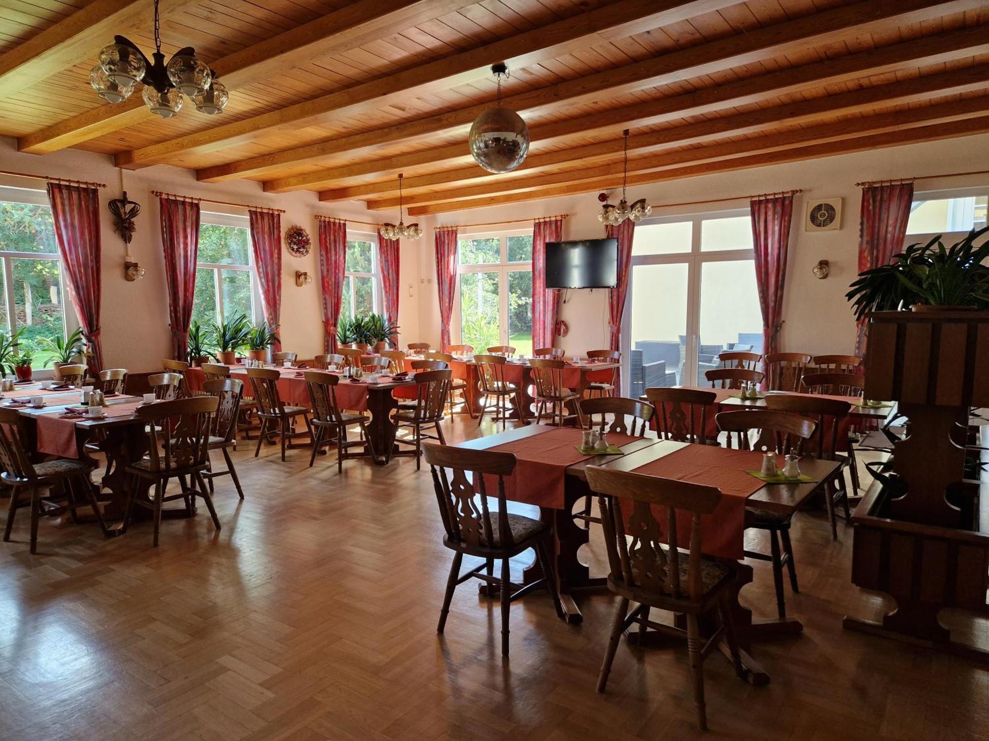 Pension Am Rheinsberger Schlosspark Екстер'єр фото